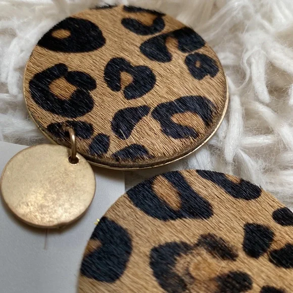 🎉HP🎉 V Foxy Collection Leopard Print Earrings 💗 Gold Brown & Black - Picture 6 of 9
